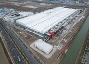 Pemandangan pabrik raksasa Tesla
